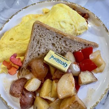Luua Caffe - Spanish Choriso Omelette - Breakfast & Brunch Near Me - Inglewood, California Luua Caffe - Spanish Choriso Omelette - Breakfast & Brunch Near Me - Inglewood, California
