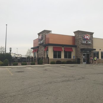 Dairy Queen Grill & Chill - The front area has an outdoor patio, which I am sure will get lots of use as the temperatures continue to rise. - Fast Food Near Me - Piqua, Ohio