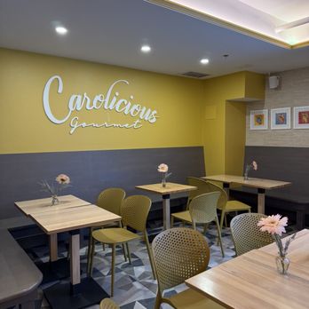 Carolicious - Seating - Venezuelan Near Me - Somerville, Massachusetts Carolicious - Seating - Venezuelan Near Me - Somerville, Massachusetts