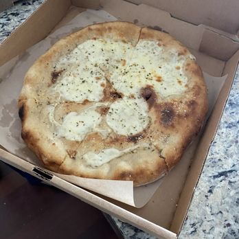 North Italia - Cacio e Pepe pizza, half the cheese is missing - Italian Near Me - McLean, Virginia North Italia - Cacio e Pepe pizza, half the cheese is missing - Italian Near Me - McLean, Virginia