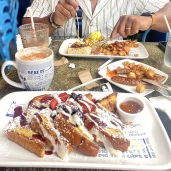 Fig Tree Cafe - Berry Sweet French Toast - Breakfast & Brunch Near Me - San Diego, California Fig Tree Cafe - Berry Sweet French Toast - Breakfast & Brunch Near Me - San Diego, California