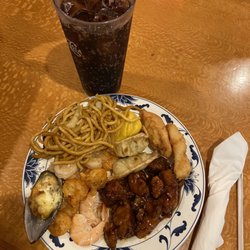 Shang Hai Buffet - Pad thai