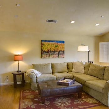 Sonoma Square Cottage - Large, open living space. - Vacation Rentals Near Me - Sonoma, California Sonoma Square Cottage - Large, open living space. - Vacation Rentals Near Me - Sonoma, California