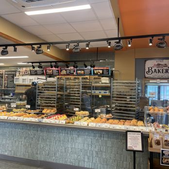 Kukje Bakery - Sunday at 9:30, no line yet - Desserts Near Me - Daly City, California