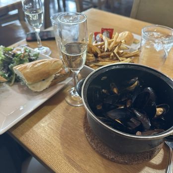 La Quiche Parisienne Bistro - French Country Pate Sandwich and Moules Frites a la Provencale with champagne - Cafes Near Me - Albuquerque, New Mexico La Quiche Parisienne Bistro - French Country Pate Sandwich and Moules Frites a la Provencale with champagne - Cafes Near Me - Albuquerque, New Mexico