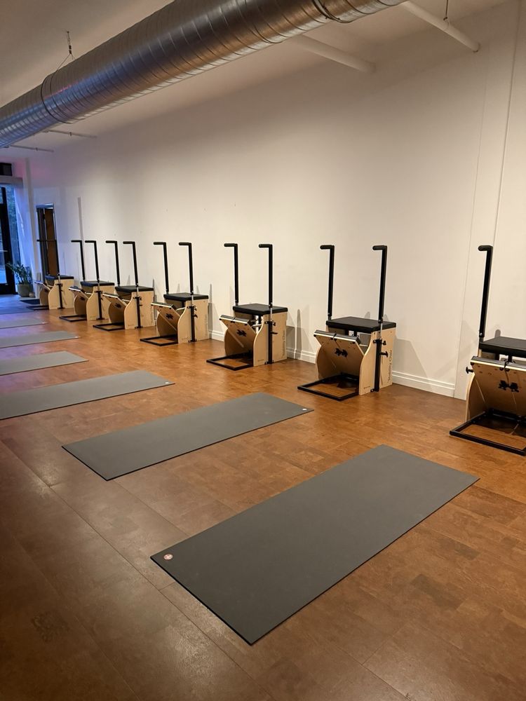 Freeman Pilates Logo