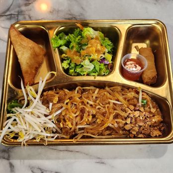 So Saap - Pad thai lunch special - Thai Near Me - San Diego, California So Saap - Pad thai lunch special - Thai Near Me - San Diego, California