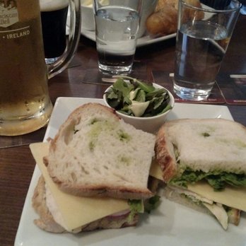 Gallagher's Pub - Chicken Sandwhich - Gastropubs Near Me - Cork, Colorado