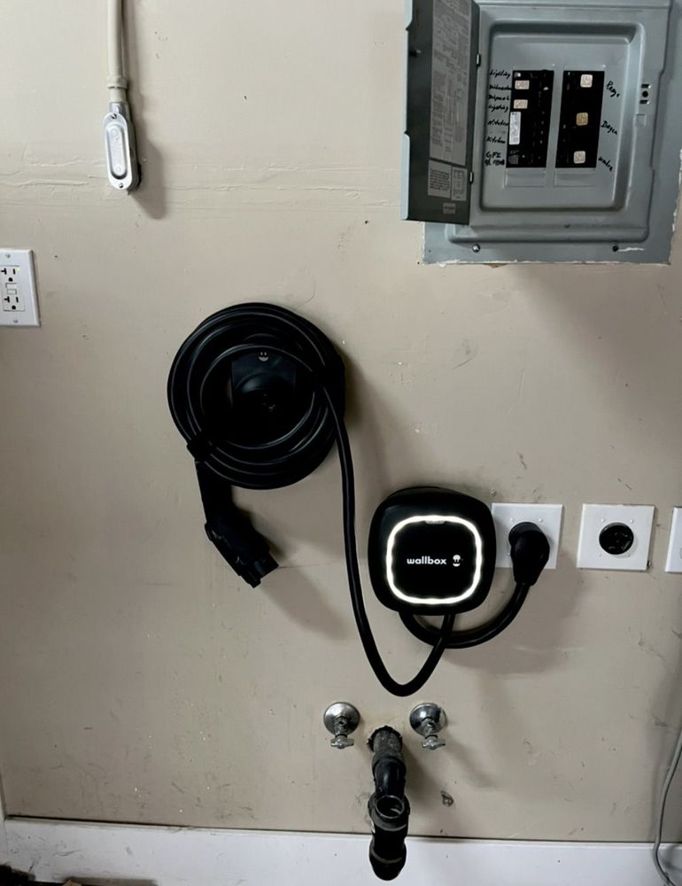 Slide of Elite Glow Electric