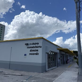 Mids Market - Thrift Stores Near Me - Miami Shores, Florida