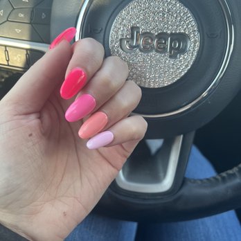 California Nail Salon - Nail Salons Near Me - Manchester, New Hampshire