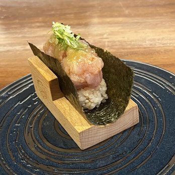 Sushi Tokoro - Kampachi Yellowtail Handroll - Sushi Bars Near Me - New York, New York Sushi Tokoro - Kampachi Yellowtail Handroll - Sushi Bars Near Me - New York, New York