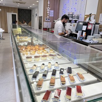Ysla - Inside of Store - Desserts Near Me - Granada, GR