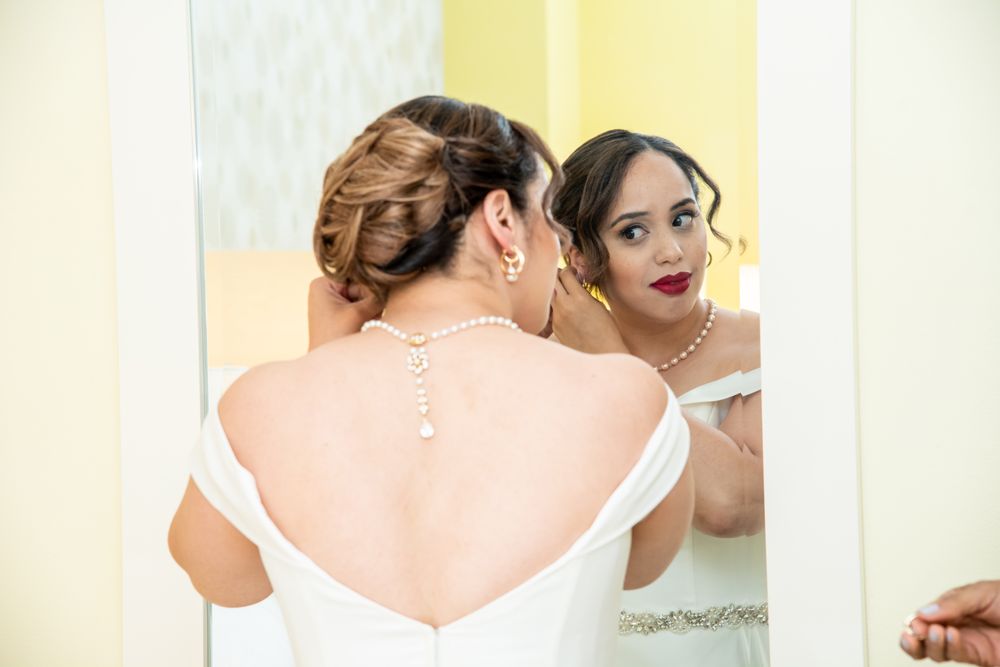 Curls N Brides Logo