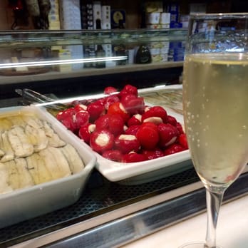 El Xampanyet - Cava! - Tapas Bars Near Me - Barcelona, B El Xampanyet - Cava! - Tapas Bars Near Me - Barcelona, B