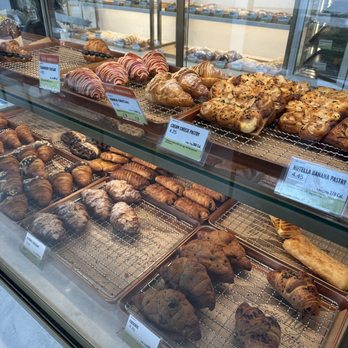 Tous Les Jours - Bakeries Near Me - Buffalo Grove, Illinois
