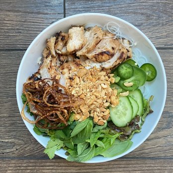 Kitchen Kween - Lemongrass Chicken Bowls - Bartenders Near Me