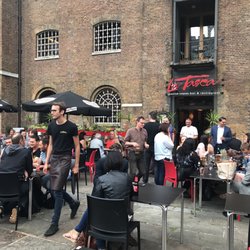 La Tasca - Lots of customers not so many wait staff......
