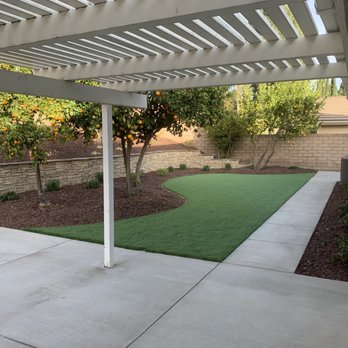 Lyle Lavietes Landscape Contractor - a patio with artificial grass - Landscaping Near Me - Simi Valley, California Lyle Lavietes Landscape Contractor - a patio with artificial grass - Landscaping Near Me - Simi Valley, California