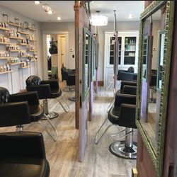Platinum Salon - The inside