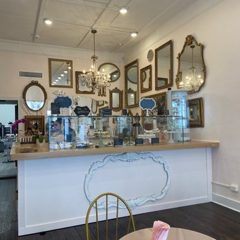 Butter Cakery - a display of cakes and pastries - Cupcakes Near Me - Natchez, Mississippi
