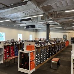 DSW Designer Shoe Warehouse