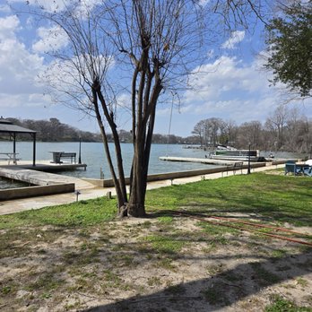 Lakeside RV Park - RV Parks Near Me - New Braunfels, Texas