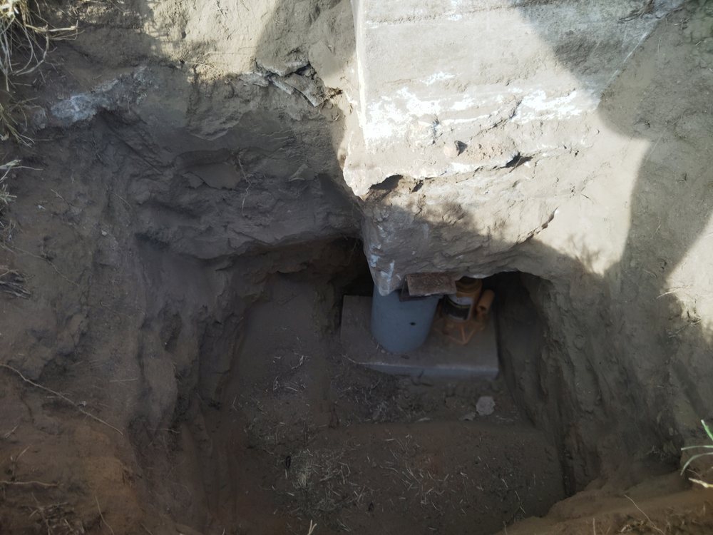 Slide of Emmanuel Handyman