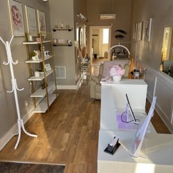 Fox Den Beauty Bar