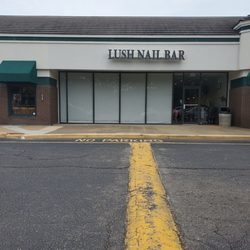 Lush Nail Bar - Curb view