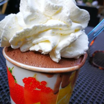 Eis Hennig - der 1,90 Becher mit der guten (halben) Sahne - Ice Cream & Frozen Yogurt Near Me - Berlin, BE