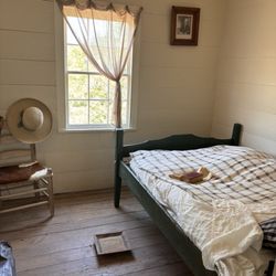 Fanthorp Inn State Historic Site - Hotel room