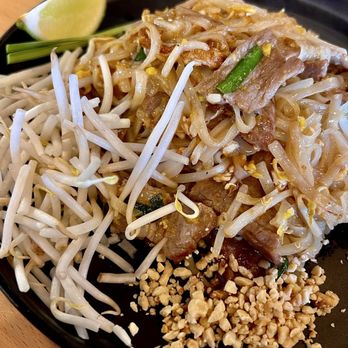 Manaao - Beef Pad Thai - Thai Near Me - Tustin, California