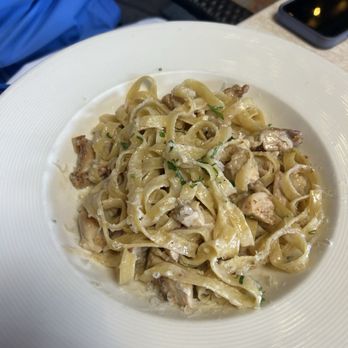 Abruzzo Italian Kitchen - Chicken Alfredo - Italian Near Me - Whitefish, Montana Abruzzo Italian Kitchen - Chicken Alfredo - Italian Near Me - Whitefish, Montana