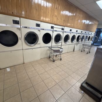Coin Laundry - horrible place. Trash everywhere bc no cans, bathroom locked, coin machines broken,constantly steal money! And no way to contact owners - Laundromat Near Me - Tonawanda, New York Coin Laundry - horrible place. Trash everywhere bc no cans, bathroom locked, coin machines broken,constantly steal money! And no way to contact owners - Laundromat Near Me - Tonawanda, New York