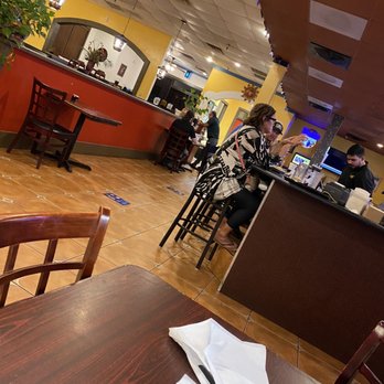 MasFajitas Mexican Restaurant - Manager on Phone & Bar Area - Tex-Mex Near Me - Georgetown, Texas MasFajitas Mexican Restaurant - Manager on Phone & Bar Area - Tex-Mex Near Me - Georgetown, Texas