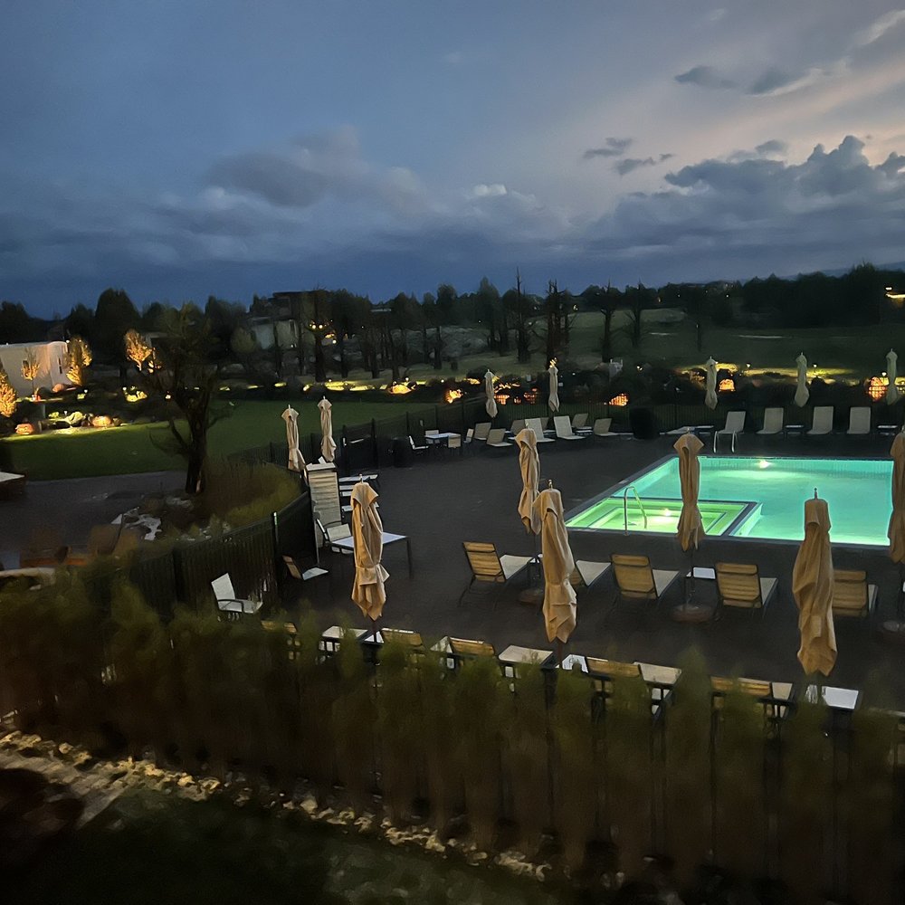 Juniper Preserve - Nicely lit grounds - Hotels Near Me - Bend, Oregon Juniper Preserve - Nicely lit grounds - Hotels Near Me - Bend, Oregon