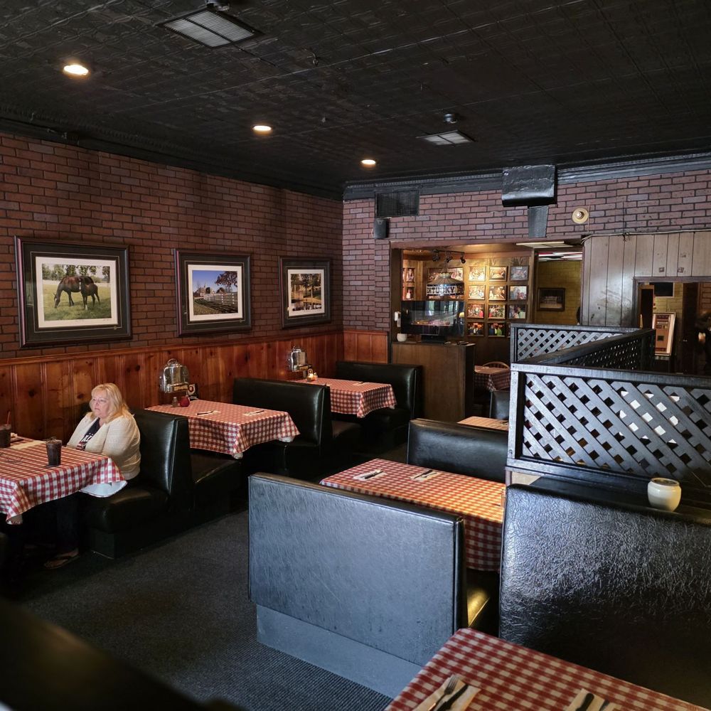 Columbia Steak House - Main dinning room - American Near Me - Lexington, Kentucky Columbia Steak House - Main dinning room - American Near Me - Lexington, Kentucky