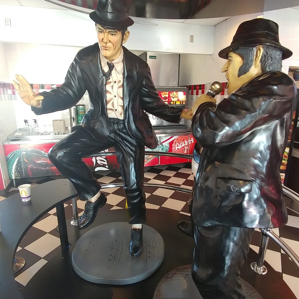Jake and Elwood singing, "Wipe Down Your Tables!" Jake and Elwood singing, "Wipe Down Your Tables!"