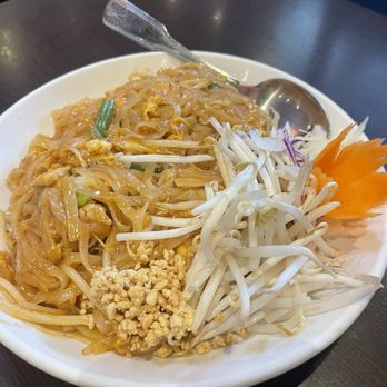 Swaddee Thai - E. Pad Thai Lunch Special - Thai Near Me - Flagstaff, Arizona Swaddee Thai - E. Pad Thai Lunch Special - Thai Near Me - Flagstaff, Arizona