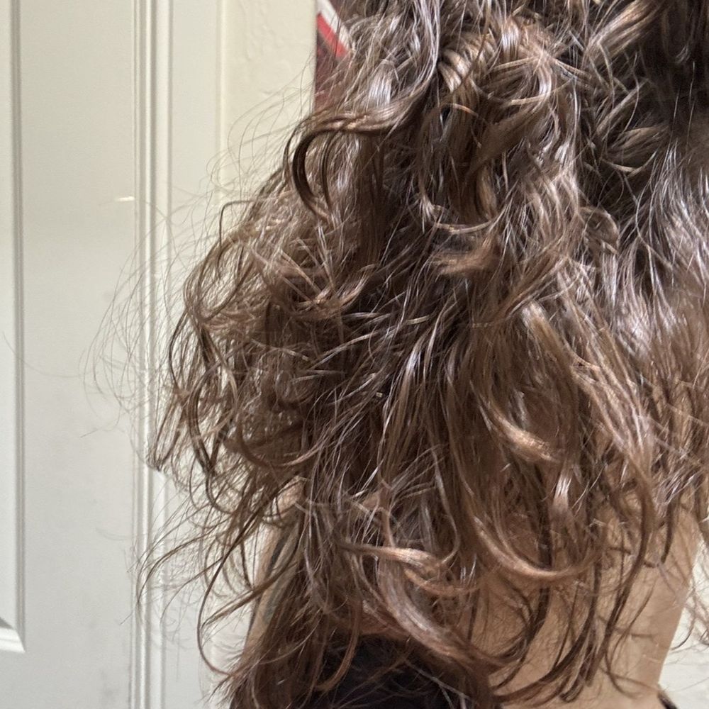 The Color Lounge - The bottom layers of my hair going from relaxed and smooth to wavy. Not exactly curly. No product no heat. - Hair Salons Near Me - Fairfax, California The Color Lounge - The bottom layers of my hair going from relaxed and smooth to wavy. Not exactly curly. No product no heat. - Hair Salons Near Me - Fairfax, California