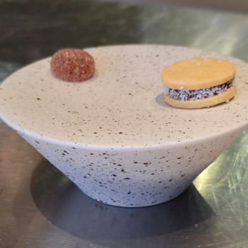 Mono - Dulces - French Near Me - Hong Kong, HK
