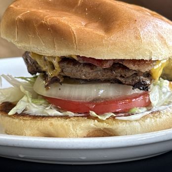 Linda's Coffee Shop - Bacon cheeseburger - Salad Near Me - Pleasant Hill, Tennessee Linda's Coffee Shop - Bacon cheeseburger - Salad Near Me - Pleasant Hill, Tennessee