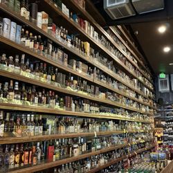 Del Cerro Liquor