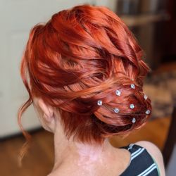 Ela's Hair Salon And Spa