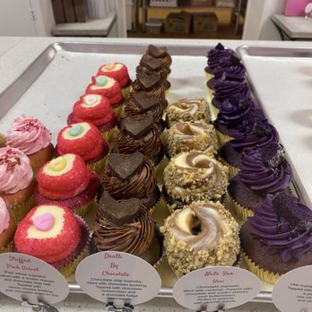 Cupcakes, BOOM! - Bakeries Near Me - Hilo, Hawaii