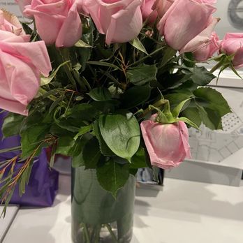 OpenBlooms - Wilted  broken roses sent 2/13/2025 that were due Valentines Day who sends flowers the day before Valentine's - Florists Near Me - Chantilly, Virginia