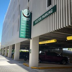 UHealth - Parking garage
