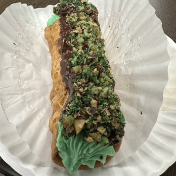 Libby's Italian Pastry Shop - Pistachio cannoli - Ice Cream & Frozen Yogurt Near Me - New Haven, Connecticut