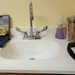 Guzman Eduardo MD - Sink but the water doesn't work wtf